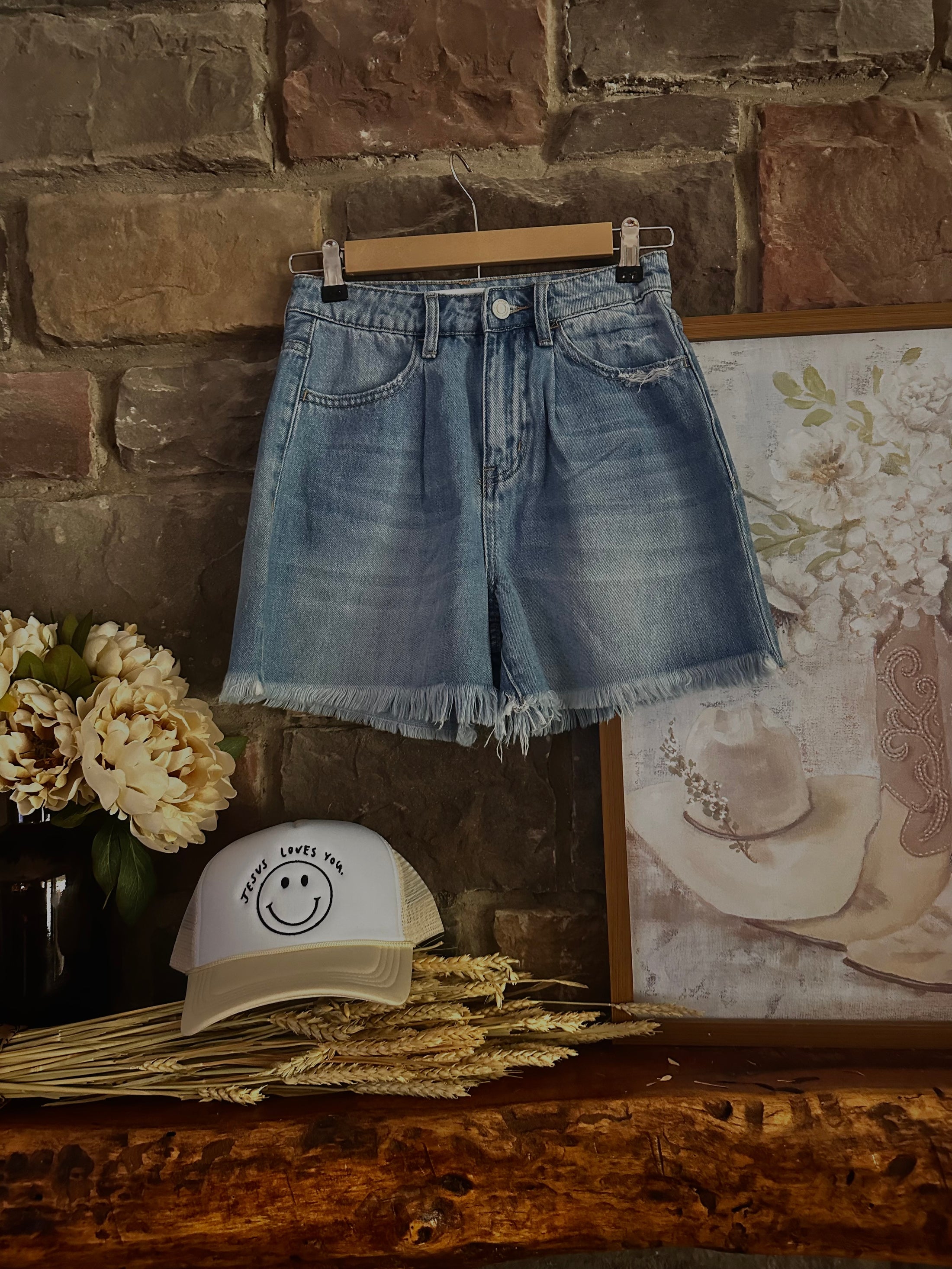 Perfect Mom Shorts - XS Left