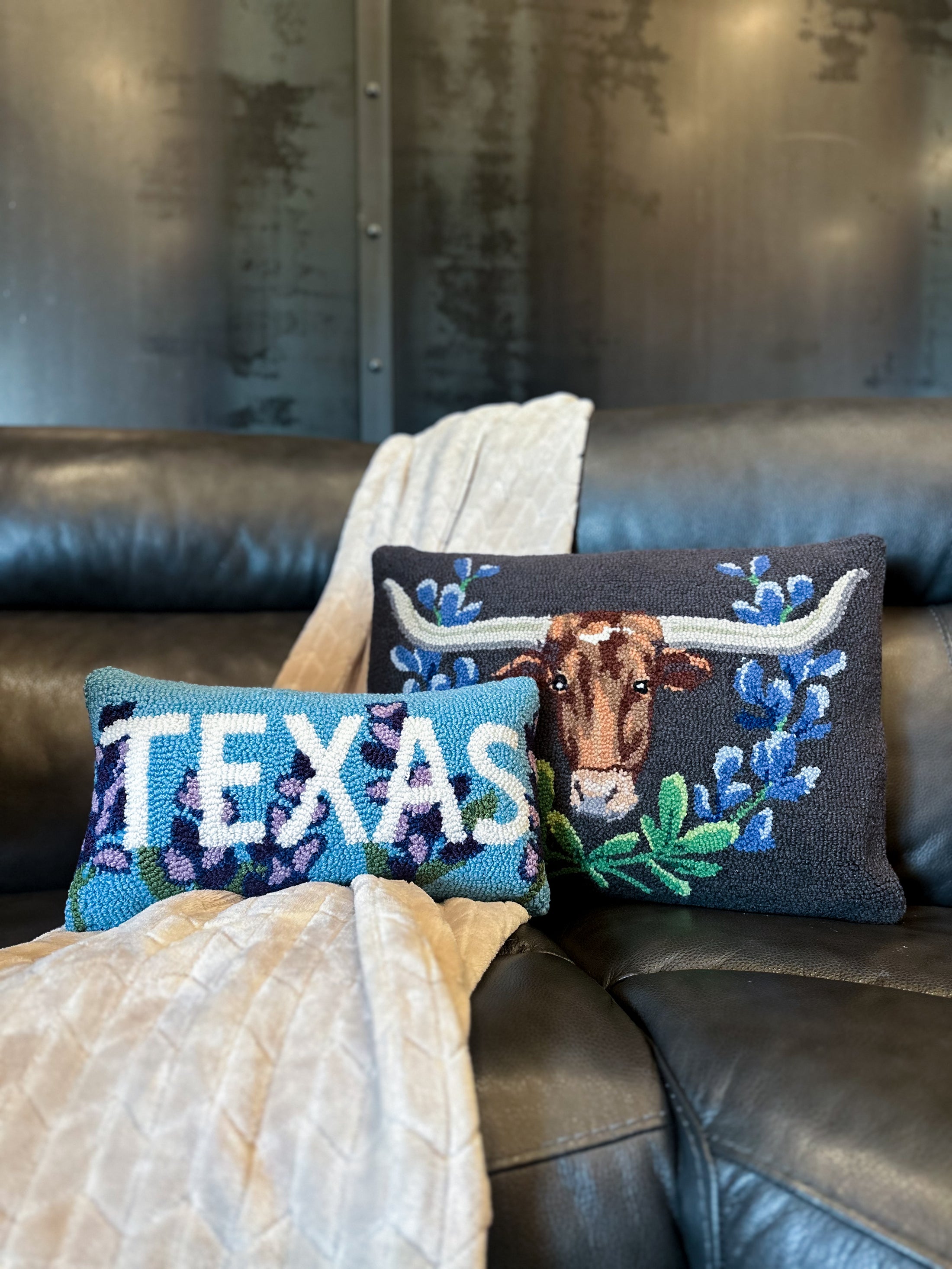 "Texas" Bluebonnet Background Hook Throw Pillow (Small)