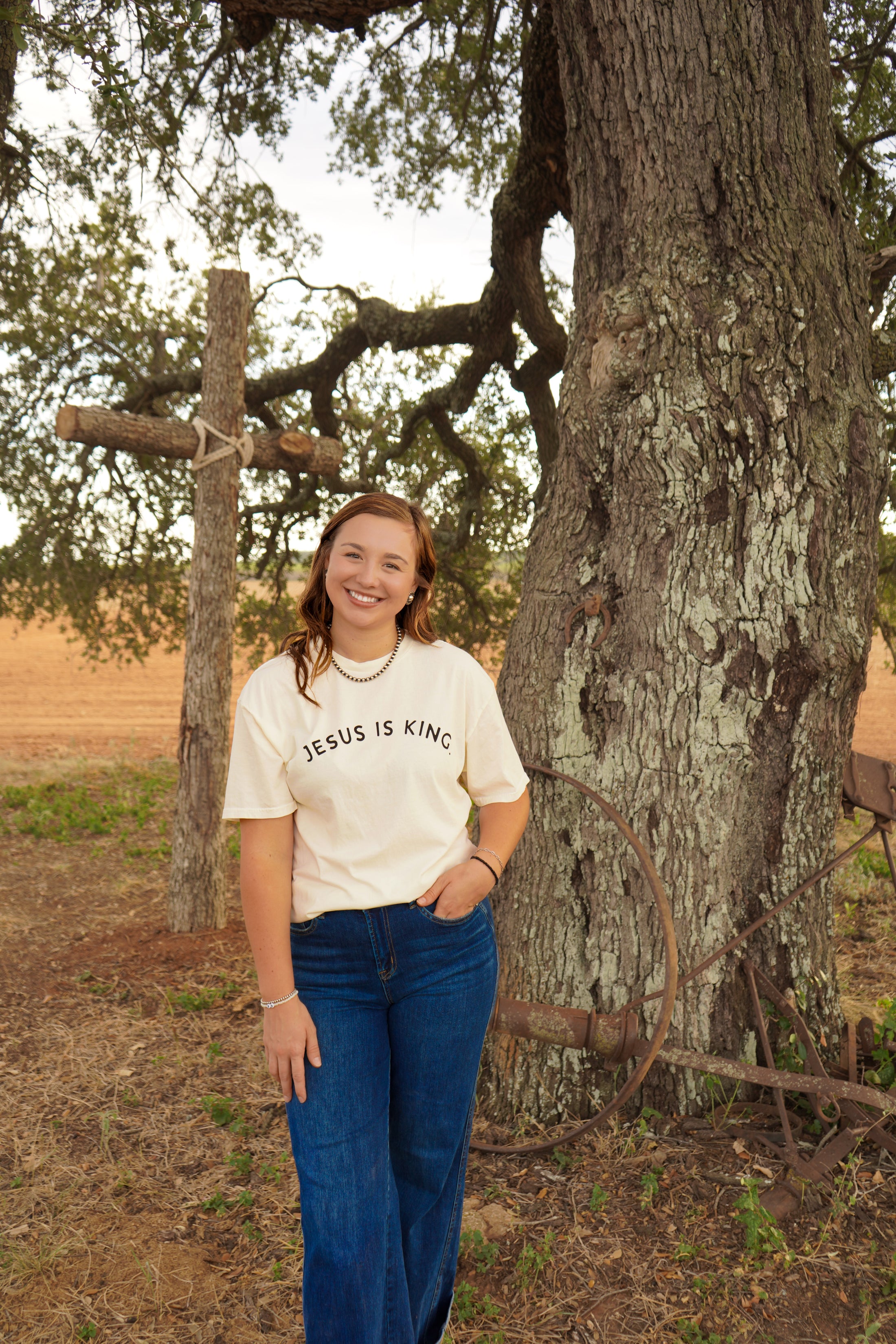 Jesus is King Tee in Cream