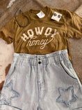 Load image into Gallery viewer, Howdy Honey Graphic Tee (Small)
